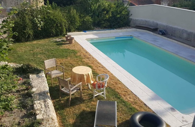 COMPLETE AUTHENTIC HOUSE QUIET & QUIET PRIVATE PICINE 10 x 4m heated