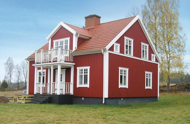 Completely renovated cottage in high location by the lake Solgen, near Eksjö.