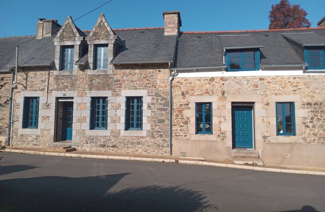 Completely renovated typical Breton house, all comforts, close to the sea