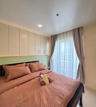 Condo 801 Bernwood Tower