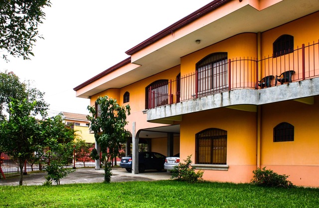 CONDO CASA INN # 4, near the main UNIVERSITIES COSTA RICA.