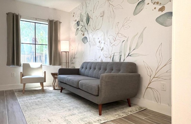 Condo close to Epic Universe - free parking