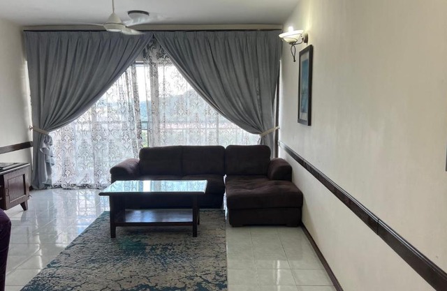 Condo D 'Savoy 3 Room