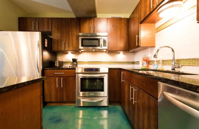 Condo in the heart of downtown Austin.- 8th street-