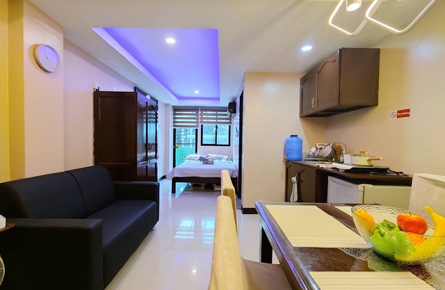 Condo W/Balcony, Wifi, Netflix @ Antipolo City