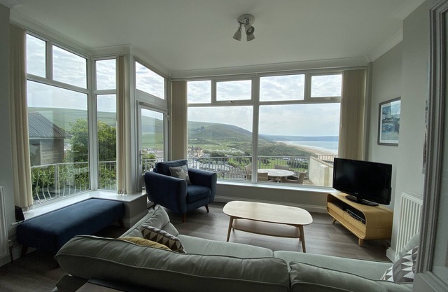 Contemporary 2-Bed Apartment with Stunning Views over Woolacombe Bay