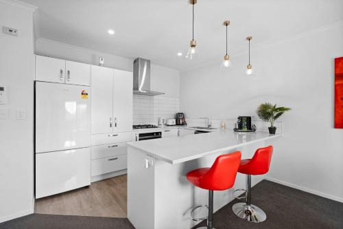 Contemporary 3 Bed Townhouse Near CBD & Hospital