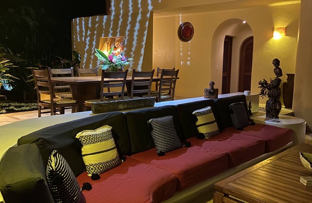 Contemporary Beachfront Villa - Troncones