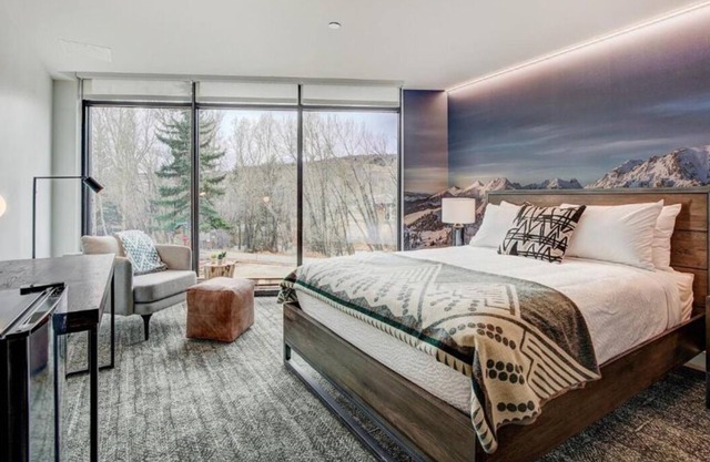 Contemporary City Comfort – Boutique Stay Near Nightlife, Shopping & Art Venues