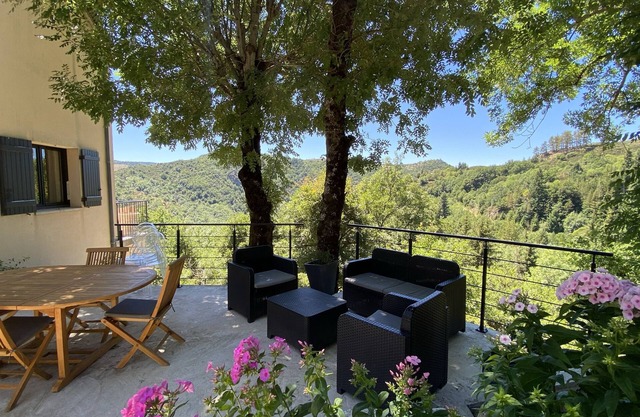 contemporary house breathtaking view