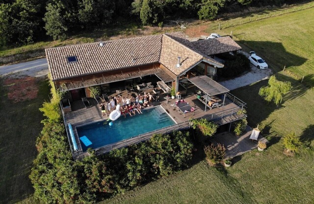 Contemporary villa in the countryside - Back-to-school special