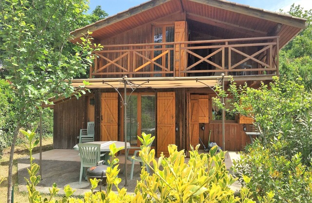 Contemporary wooden chalet 3 comfortable bedrooms