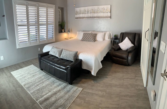 Continental Ranch Private Entrance 1 Bedroom Ensuite, Kitchen, W/D. NW Tucson