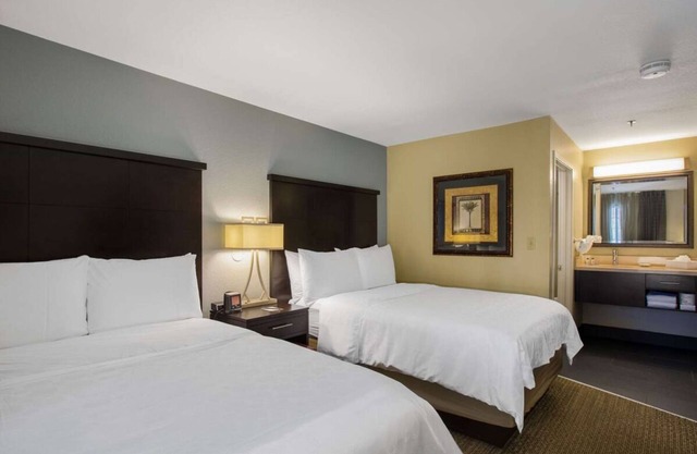 Convenient 2BR Suite with Full Kitchen, Pool, Close To Disney's Boardwalk!