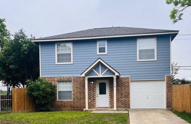 Convenient location, 7.5 miles to lackland air base and 6 miles to riverwalk