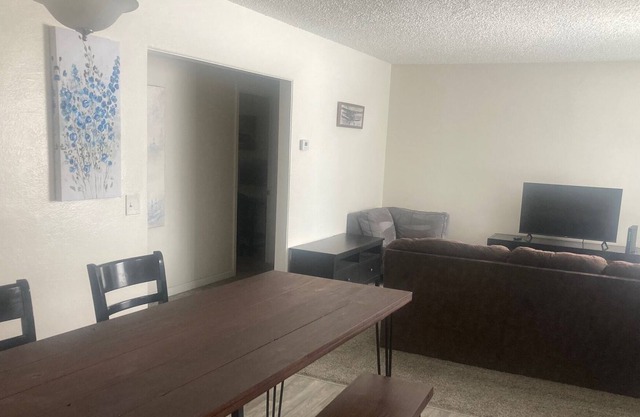 Convention Midtown Location to Restaurants, Bars, and Trails