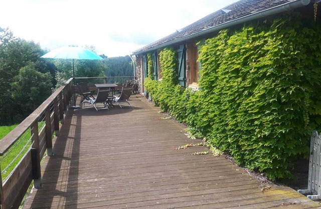 CONVERTED BARN IN PEACEFUL COUNTRYSIDE