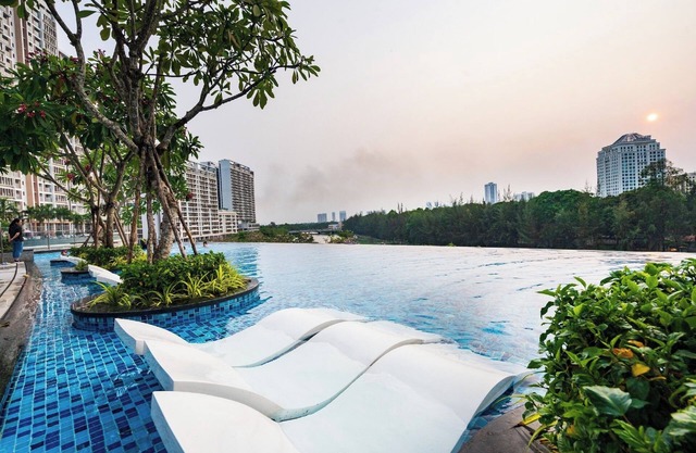 Convinia Luxury The Peak Midtown