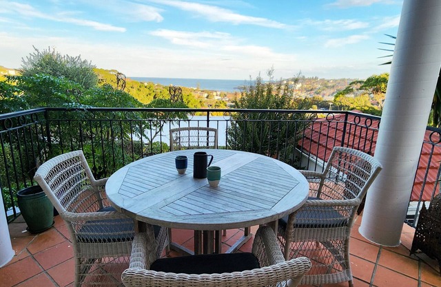 Coogee Beach 3 bedroom Oasis with Sea Views!