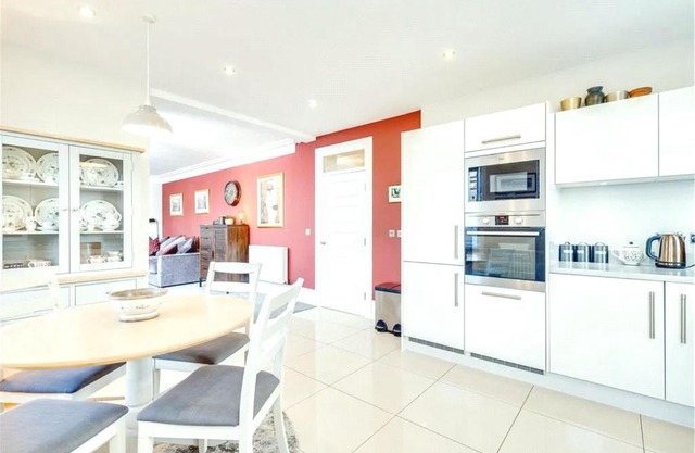 Cool & colorful centric apartment-Rubi