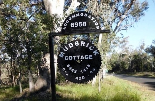 Coona Mudbrick Cottage