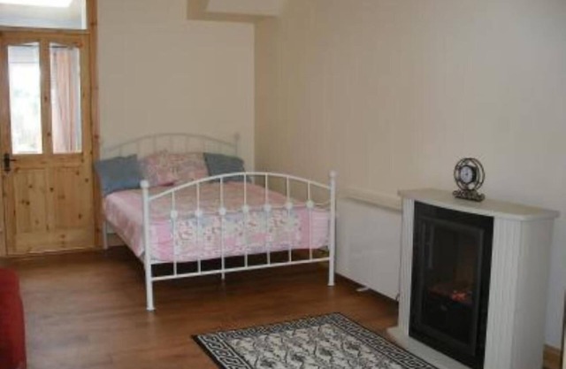Cooraclare: ,8 km from Atlantic Coast.,42 km south of the Cliffs of Moher