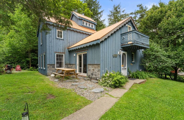 Copper Roof - Escape for Families & Furry Friends