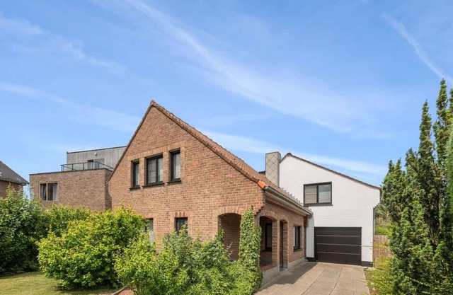 Coppietershof-home with garden in historic Bruges