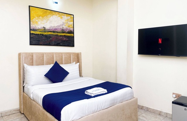 Coral-Charming 1-bedroom Selfie apartment in marvelous Lagos with AC