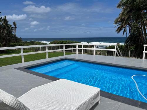 Coral Tides -18 sleeper Beach house