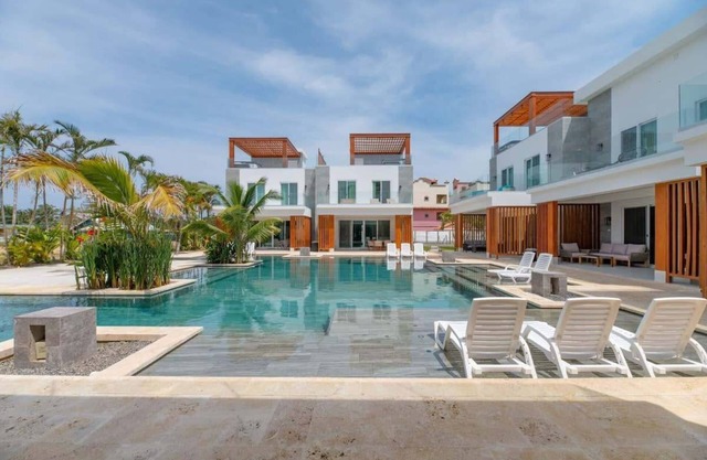 Coral Villa #4 Summar