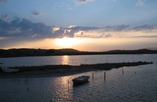 Corfu View Flat is an affortable 2 bedroom space suitable for couples or family!