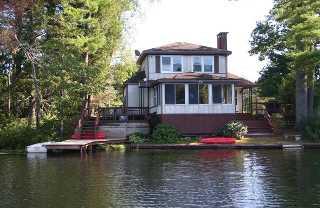 Corkscrew Cottage—Year-around, lakeside home with pristine water and great views