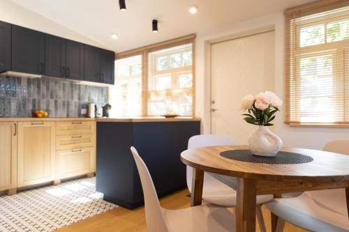 Corner House
