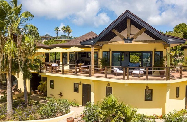 Cornucopia 5BR in Spanish Town by Personal Villas - Luxurious Lovely Haven