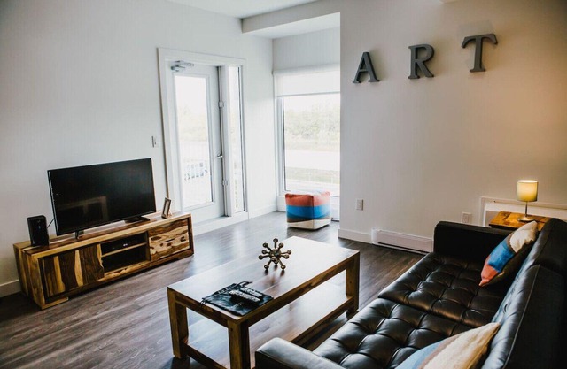 Corporate Stays Comfortable & Quiet 2BR