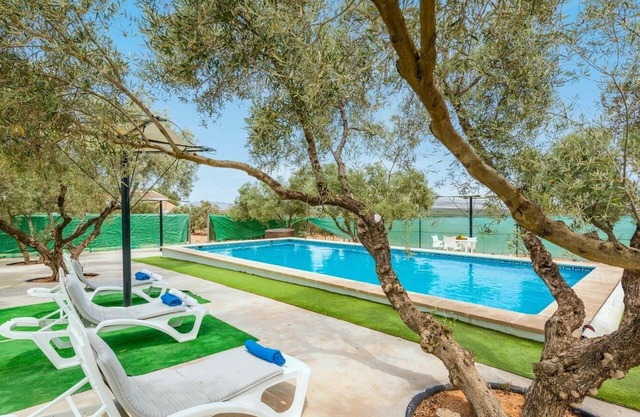 Cortijo La Torca Fuente de Piedra by Ruralidays