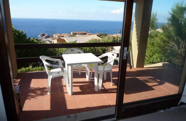 Costa Paradiso: Two-room apartment with stunning views