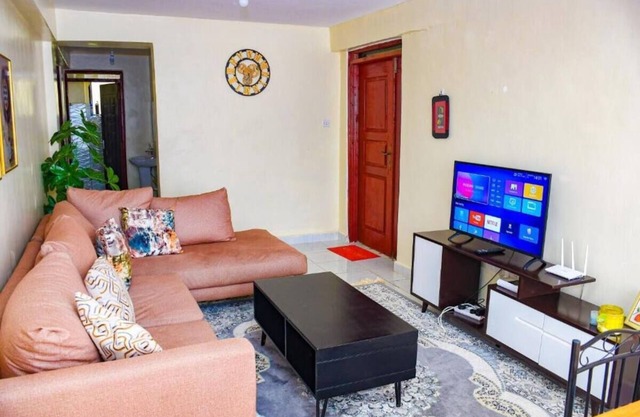 Cosy 2 Bedroom Apartment Master Ensuite! 5 Minutes from Town Center