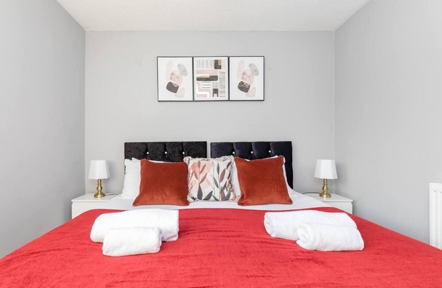 Cosy 2BR Home near Milton Keynes Centre