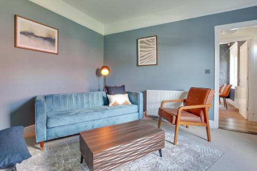 Cosy 3 bedroom house with Free parking and WiFi