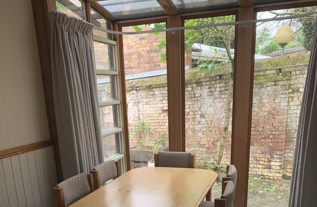 Cosy and comfortable, centrally located, character cottage