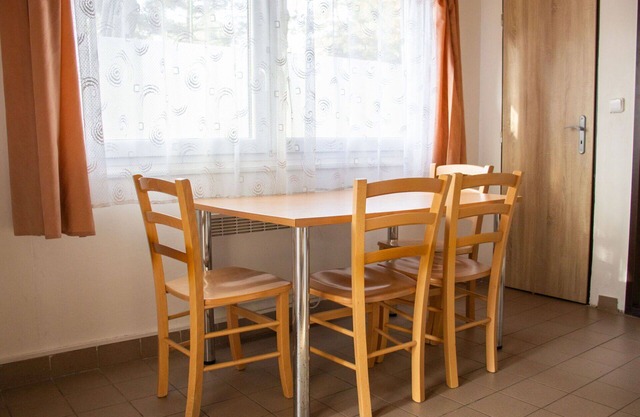 Cosy apartment in villa for 12 guests with WIFI, TV, patio and pets allowed