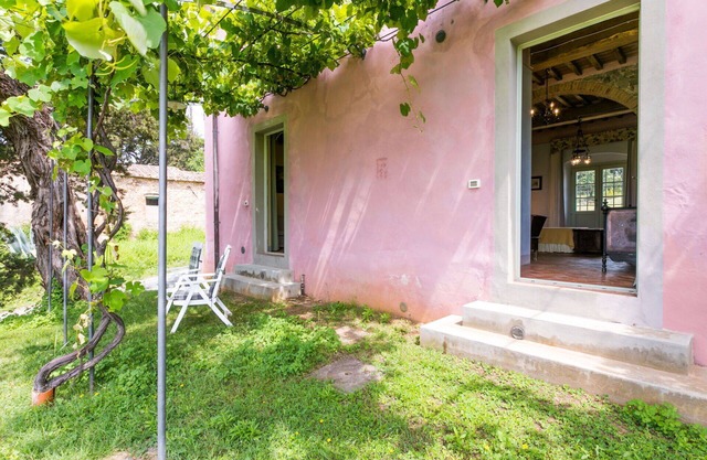 Cosy apartment for 7 guests with WIFI, pool, A/C, TV, patio, pets allowed and panoramic view