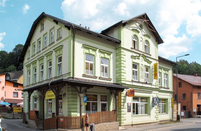 Cosy apartment for 4 guests with WIFI, hot tub, TV and pets allowed
