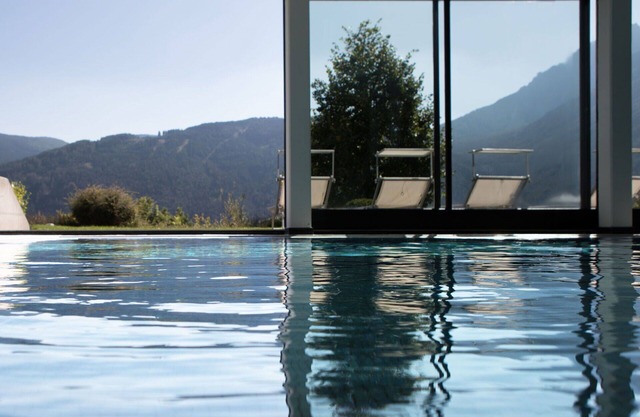 Cosy apartment for 6 guests with pool, WIFI, TV, terrace, pets allowed, panoramic view and parking