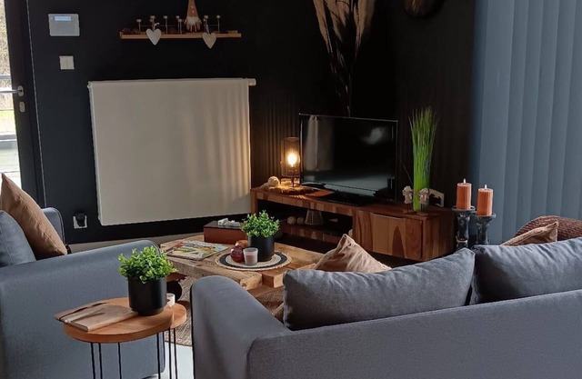 * Cosy apartment 10 minutes from Maastricht and its beautiful Meuse riverside walks