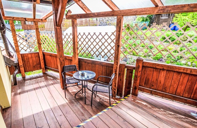 Cosy apartment for 5 people with WIFI, patio and pets allowed
