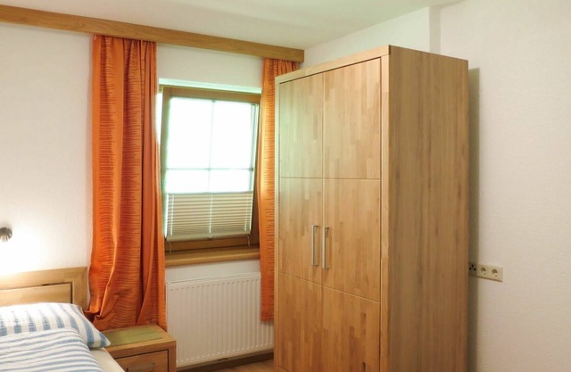 Cosy apartment for 8 people with WIFI, TV, balcony and parking