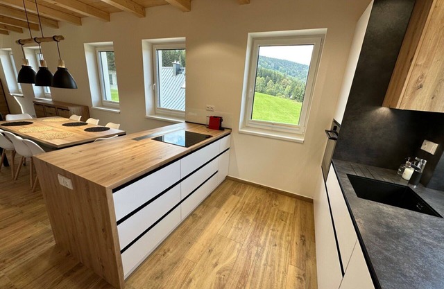 Cosy apartment for 8 guests with WIFI, TV, terrace and parking